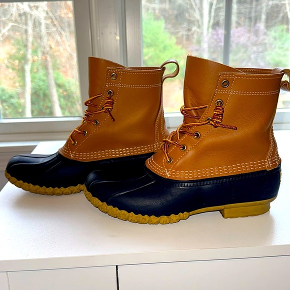 L.L. Bean Women’s Bean Boots Excellent Condition - Picture 3 of 8